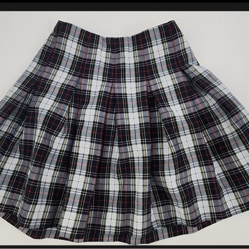 Mills Uniform co. School Girl Uniform
Marymount Plaid Skirt Size 10